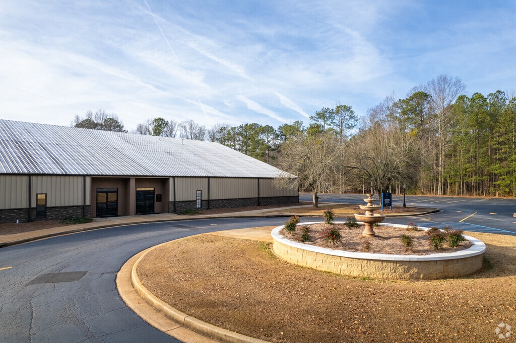 Central Christian School has a student-teacher ratio of 10 to 1.