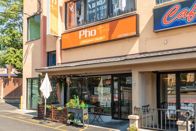 Grasmere residents can get a bite to eat at Pho Plus.
