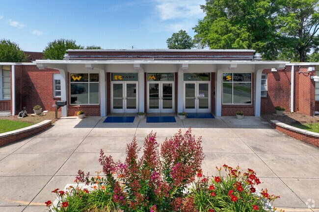 Western Rockingham Middle School has approximately 550 students in grades 6-8.