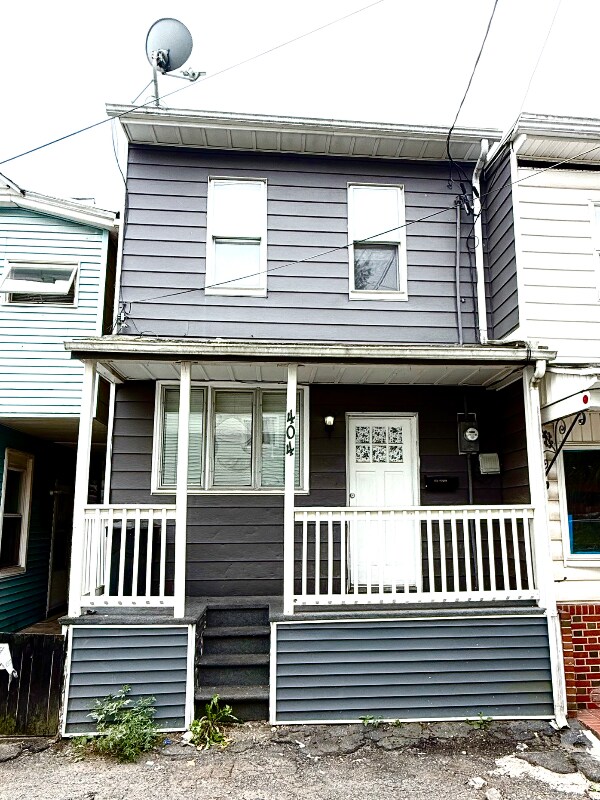 404 W Penn St, Shenandoah, PA 17976