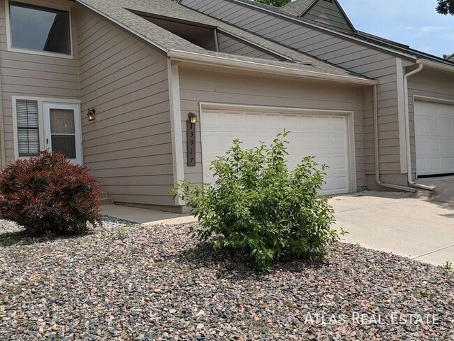 13917 E Oxford Place, Aurora, CO 80014 - photo 2