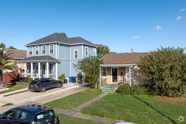 Homes of differing sizes are common in Saint Anthony.
