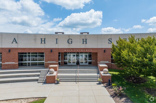 Octorara Junior-Senior High School serves Atglenresident students.