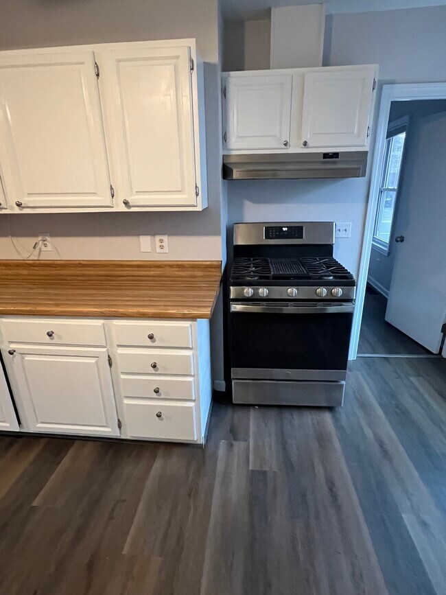 45 Middle St unit 1, Leominster, MA 01453 - photo 4