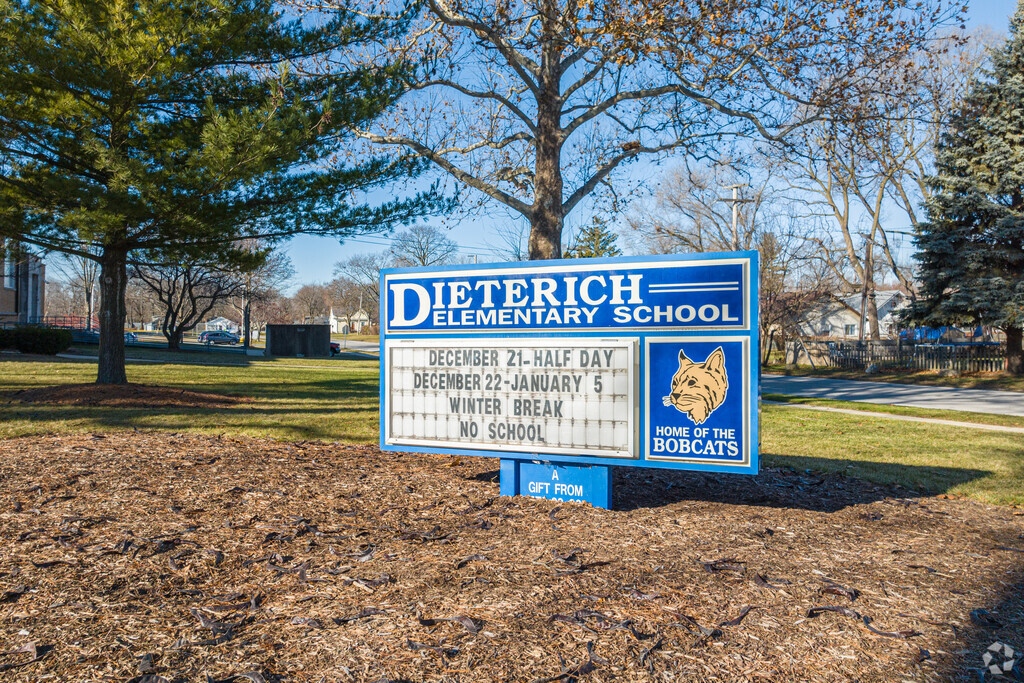 Dieterich Elementary School has 484 students in grades K-5.