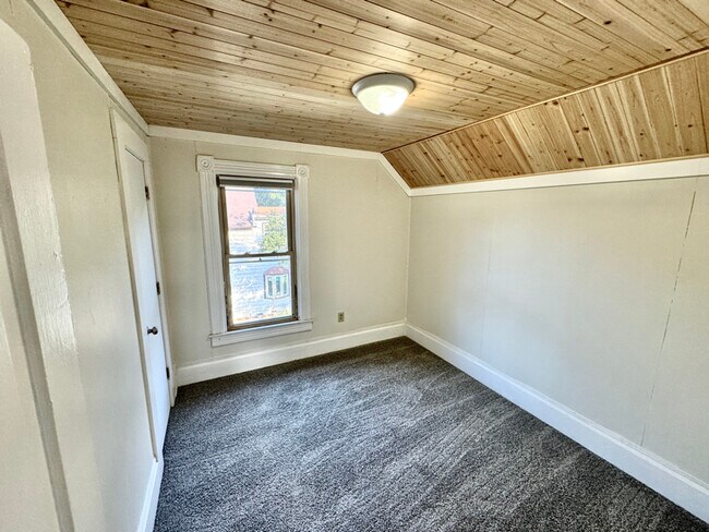 1100 Michigan Ave unit Upper, Saint Joseph, MI 49085 - photo 6