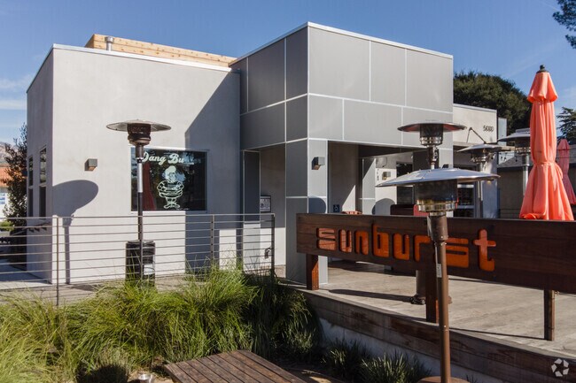 Dang Burgers a popular spot near Canalino Village