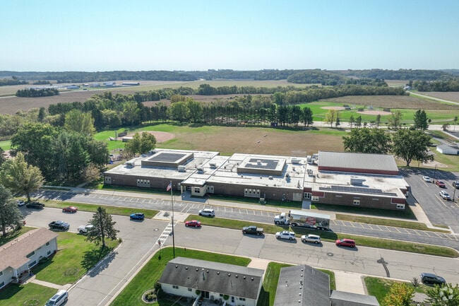 Plainview-Elgin-Millville Elementary School (4-6)