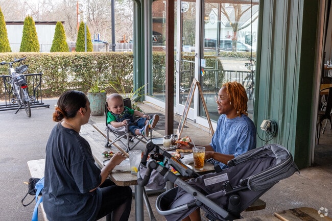 Sidewall Pizza has outdoor seating so residents can enjoy the weather in Travelers Rest.