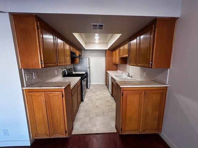 121 S Swall Dr unit 202, Los Angeles, CA 90048 - photo 4