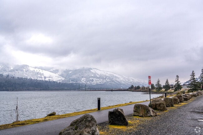 The Hood River Waterfront Trail extends nearly three miles along the water, and it reaches the marina.