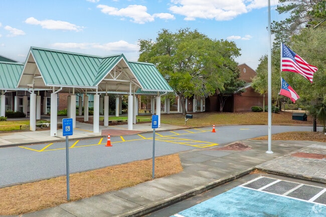 Oglethorpe Point Elementary School