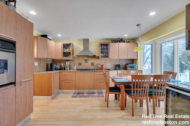 829 Chestnut St, Waban, MA 02468 - photo 3