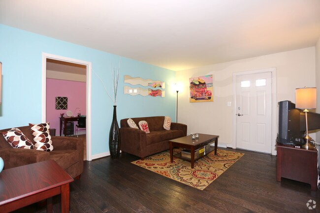 Towson Place Apartments, Student Off Campus, Towson, MD 21204 - photo 5