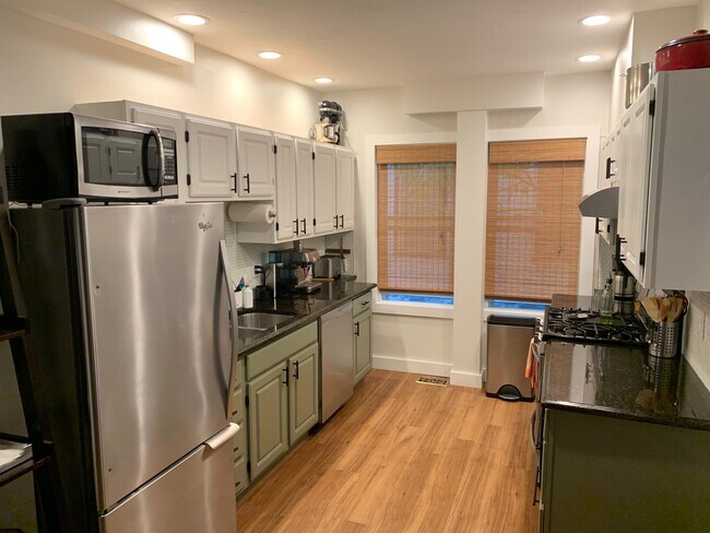 3 Reed St unit 4, Cambridge, MA 02140 - photo 3