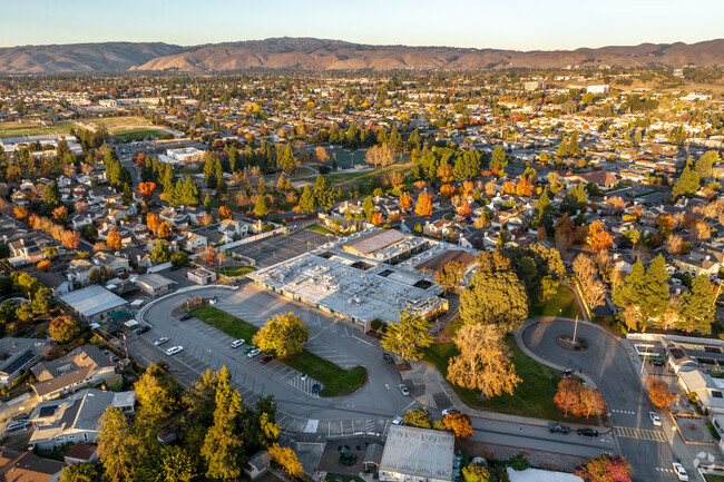 Vista Alternative School is Public Middle & High School in Fremont.