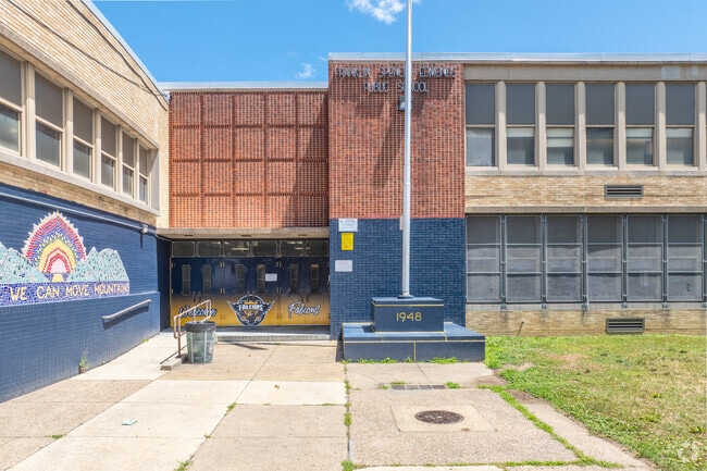 Franklin S Edmonds School serves 476 students.