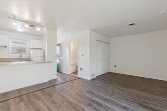 660-672 Flint Rd, Brighton, MI 48116