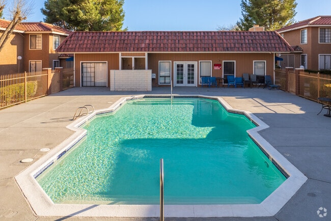 Newporter Apartments, Victorville, CA 92392 - photo 4