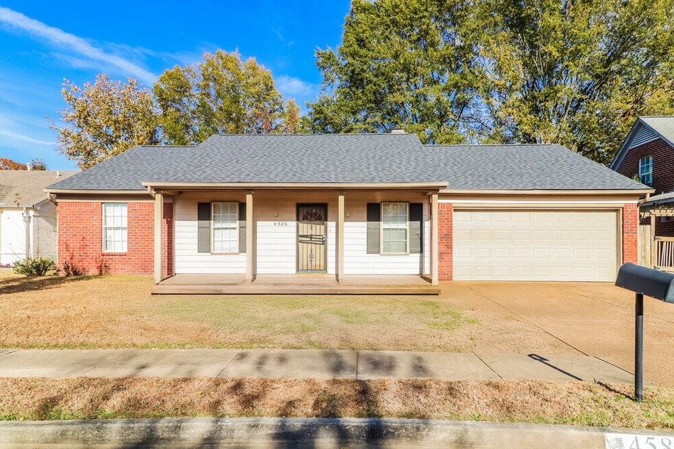 4586 Kings Grant Dr, Memphis, TN 38125 - photo 1