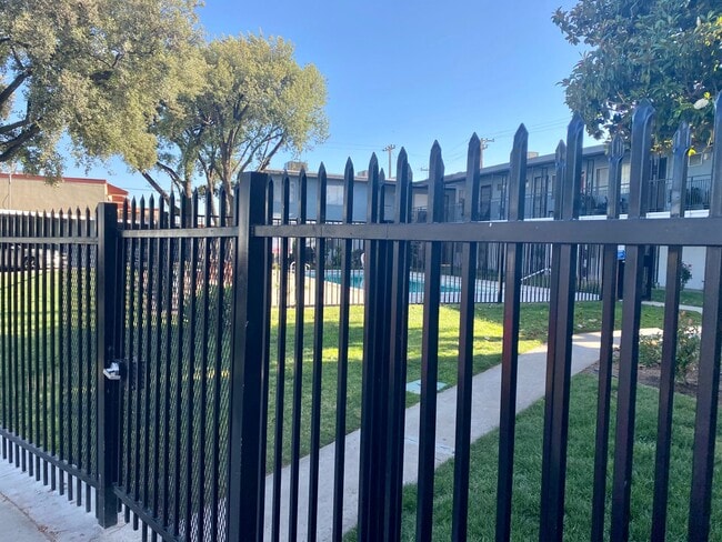 The Redwoods at Fresno, Fresno, CA 93705 - photo 4