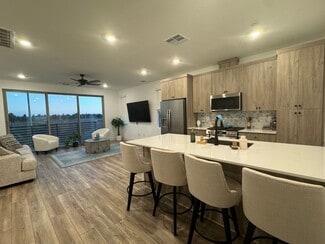 546 W Mahogany Ln, Clovis, CA 93612