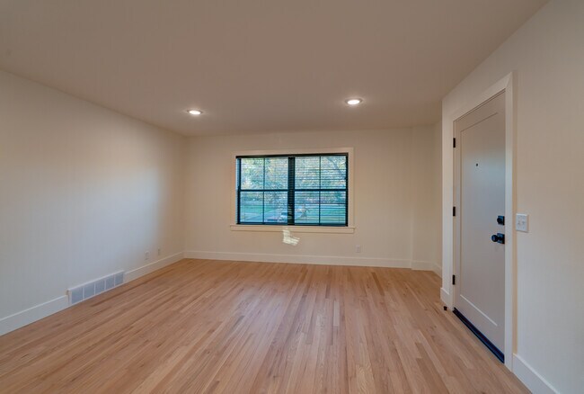 405 Presidential Ln unit 3, Madison, WI 53711 - photo 4