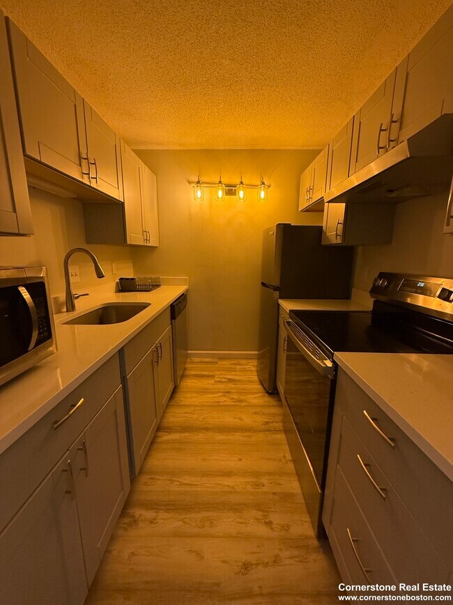 1580 Massachusetts Ave unit 8D, Cambridge, MA 02138 - photo 2