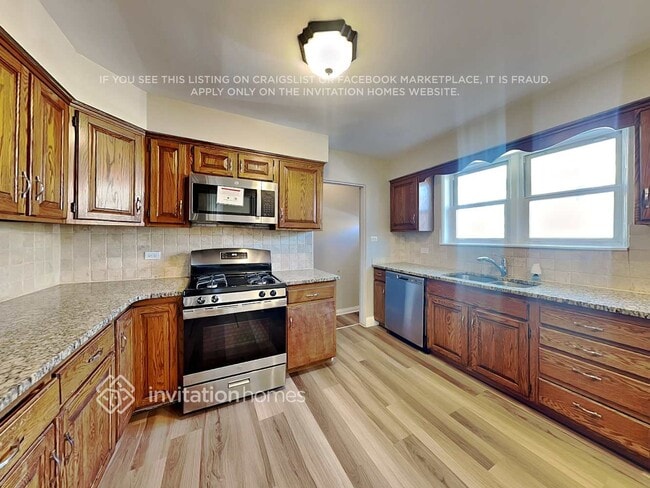 2652 Maple St, Franklin Park, IL 60131 - photo 6