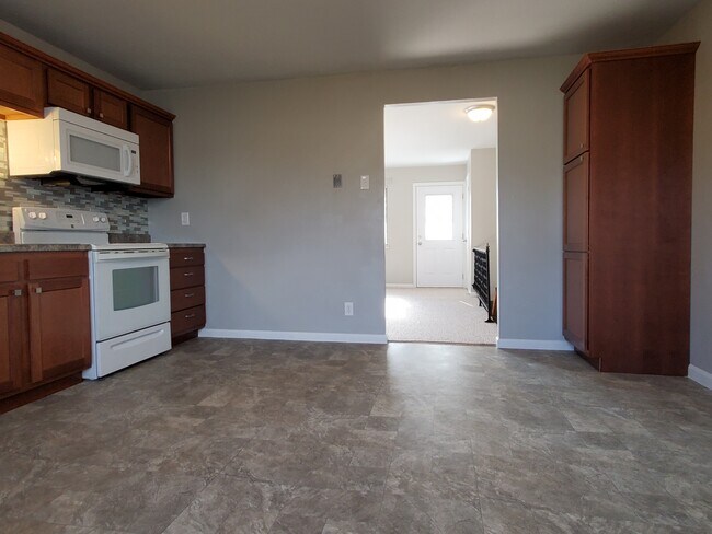 5526 Humbert Rd, Alton, IL 62002 - photo 7