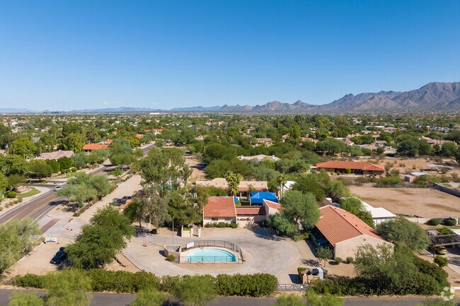 Overview of Camelback Desert School in Shea Corridor.