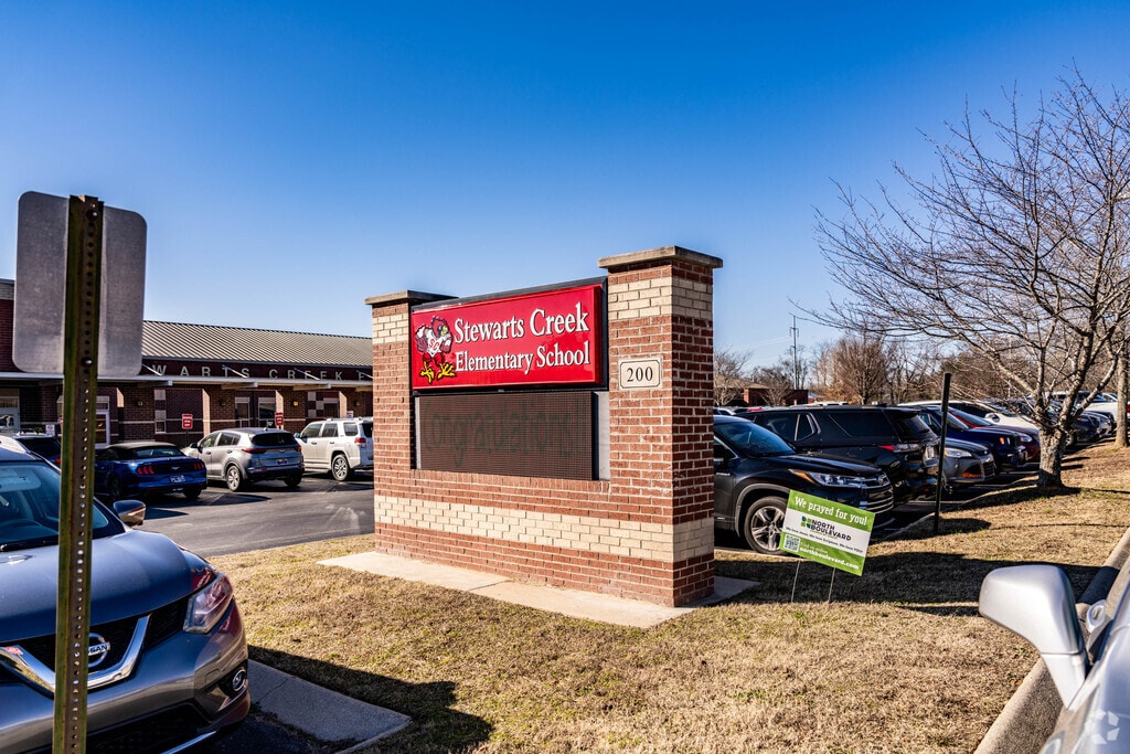 Stewarts Creek Elementary School sign
