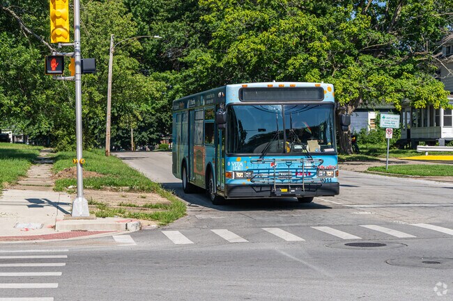 Public buses run throughout Ravina Park and connect it to the surrounding areas.
