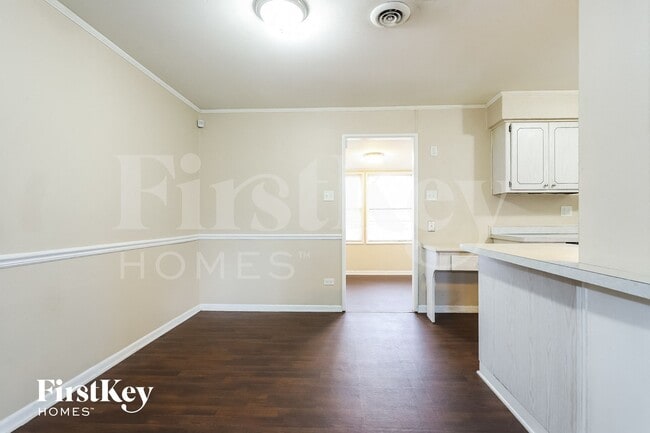 374 Oswego St, Park Forest, IL 60466 - photo 4