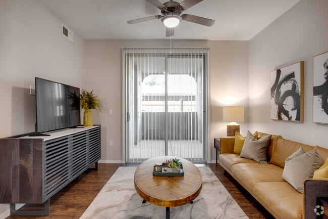2BR, 2BA - 1,027 SF