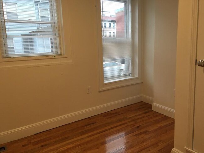22 Brainerd Rd unit 2, Allston, MA 02134 - photo 3