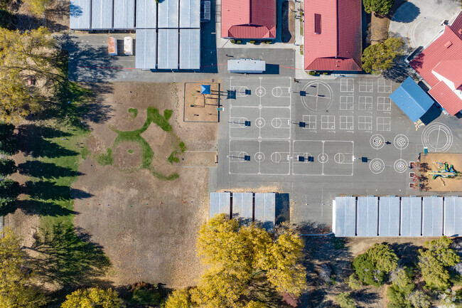 Joseph H. Wardlaw Elementary School encourages critical thinking and creativity.