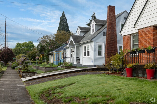 Tidy front yards along North Albina Avenue in Piedmont.