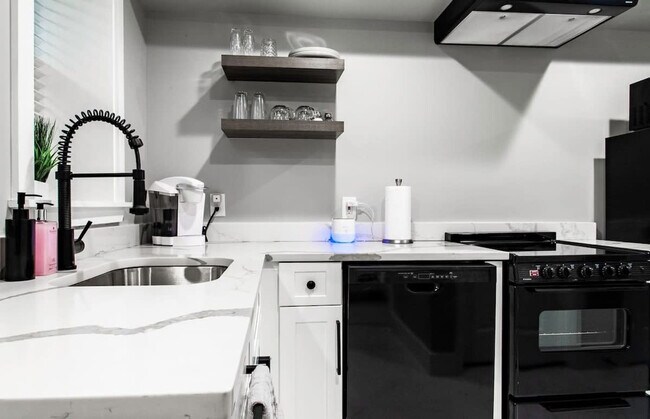 1429 New Jersey Ave NW unit ID1039044P, Washington, DC 20001 - photo 6