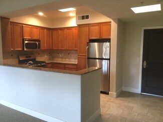 4241 Cahuenga Blvd, Toluca Lake, CA 91602