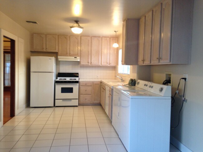 1803 Orchard Ave, Glendale, CA 91206 - photo 7