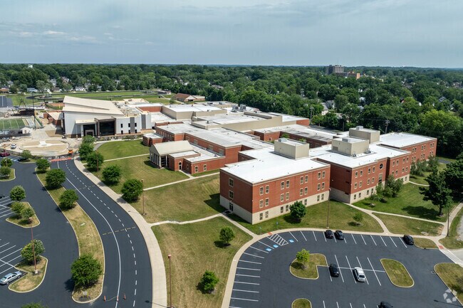 Warren G. Harding Highschool services several of the Warren neighborhoods.