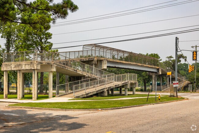 Ashley Acres has a convenient pedestrian walkway over Dorchester Road in North Charleston.