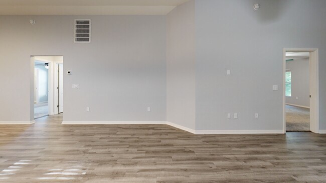 907 Pearly Ridge Ln, Lakeland, FL 33809 - photo 2