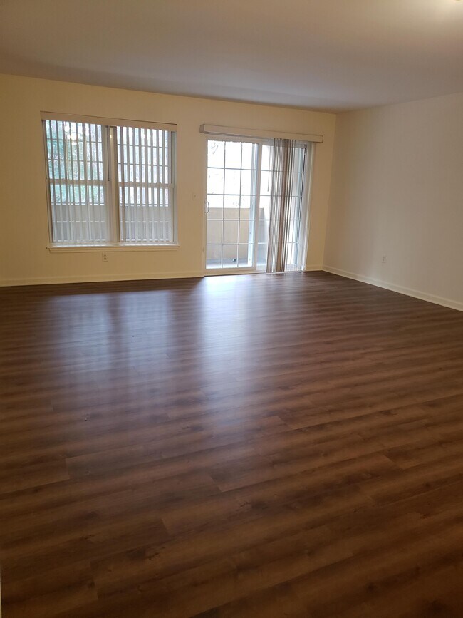 Tuscan Villa, North Haven, CT 06473 - photo 4