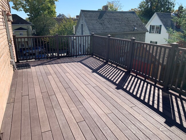 3 Commercial St unit 2, Marblehead, MA 01945 - photo 2