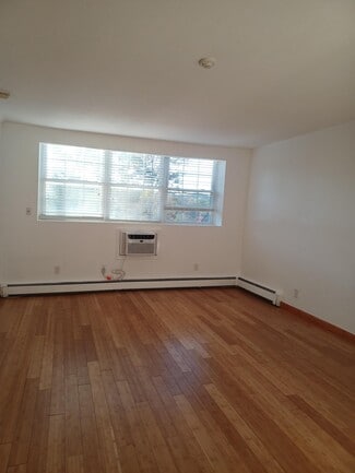 8 Tara Dr Unit 2, Weymouth, MA 02188
