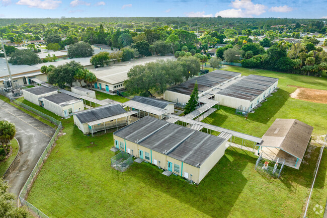 Wynnbrook elementary school offers portable classrooms.