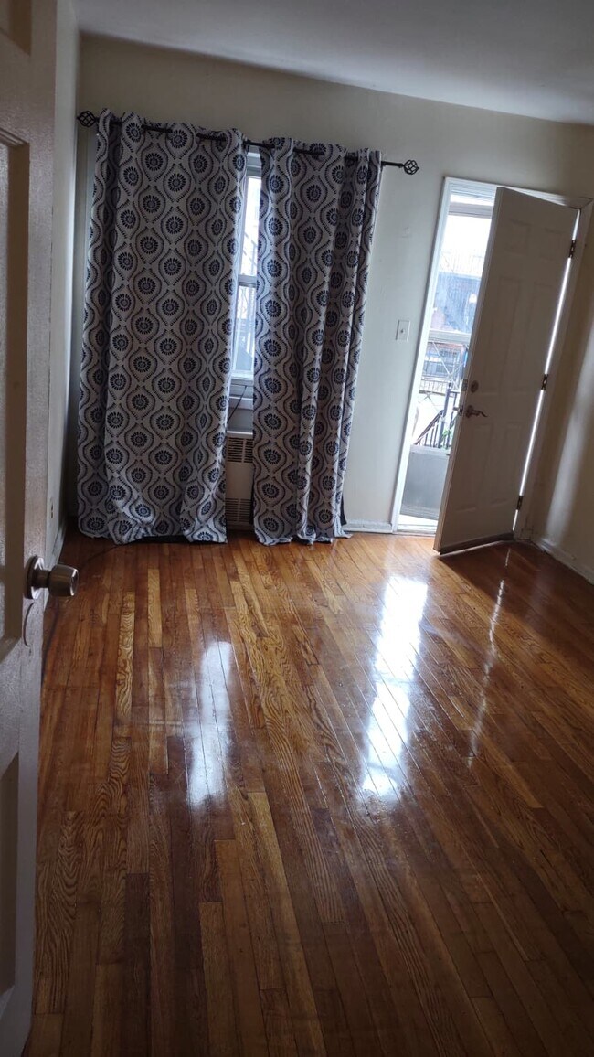 944 E 103rd St unit 1, Brooklyn, NY 11236 - photo 2