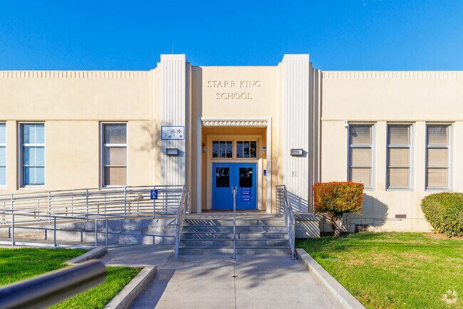 Starr King Elementary School entrance in Long Beach.